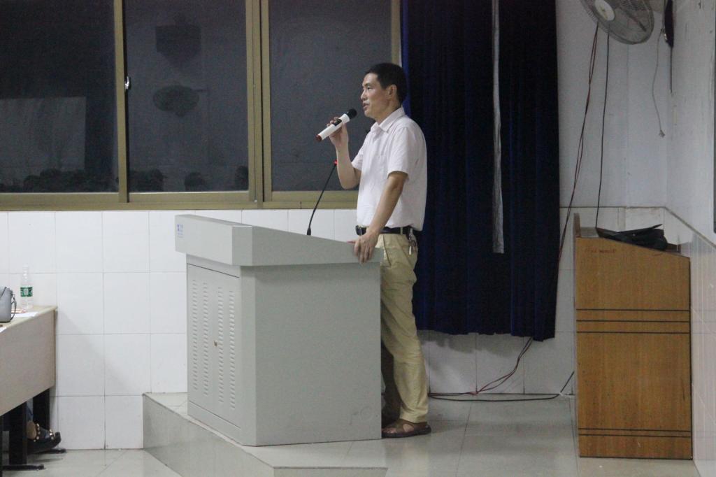 图为 周道平经理讲话