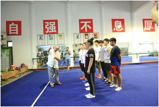 湖南省武术协会特邀主席刘烈红给运动员技术指导和交流